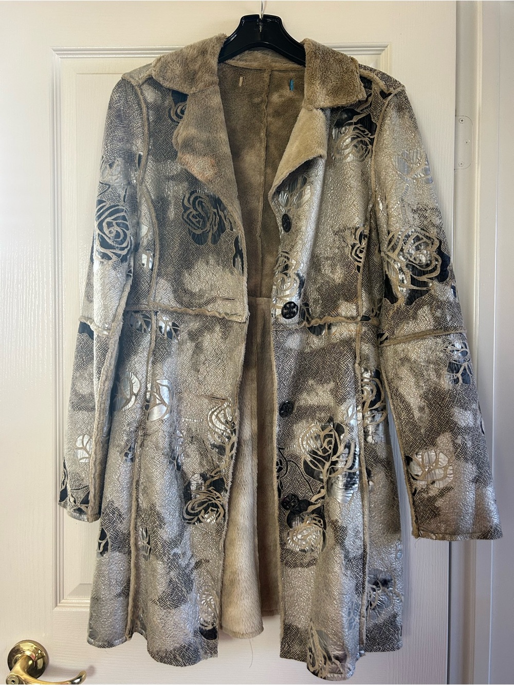 Tory Burch Metallic floral Faux-Shearling Coat in Taupe